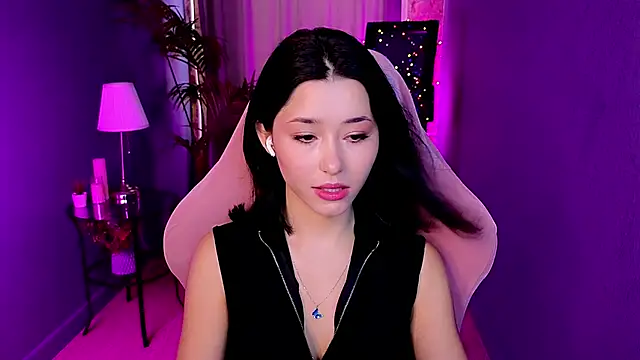 Snapshot of RedMidnight chatting on June 9, 11:11 am RedMidnight online show from June 9, 11:11 am