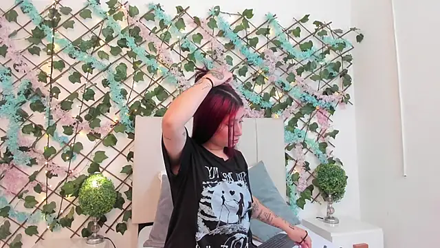 CharlotteBlossom online show from December 18, 8:48 pm