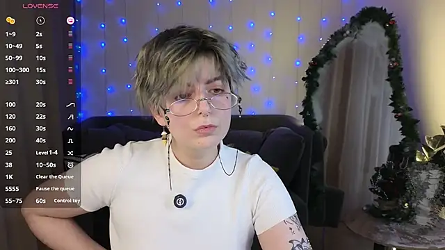 Snapshot of Spider_Arti chatting on December 15, 9:19 pm Spider Arti online show from December 15, 9:19 pm