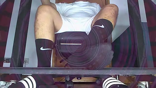 Snapshot of Alphacashmaster777 chatting on December 21, 12:18 am Alphacashmaster777 online show from December 21, 12:18 am