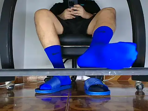 Snapshot of Alphacashmaster777 chatting on January 15, 12:32 pm Alphacashmaster777 online show from January 15, 12:32 pm