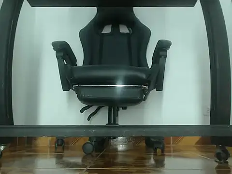 Snapshot of Alphacashmaster777 chatting on March 11, 9:48 am Alphacashmaster777 online show from March 11, 9:48 am