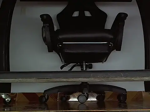 Snapshot of Alphacashmaster777 chatting on March 24, 1:05 pm Alphacashmaster777 online show from March 24, 1:05 pm