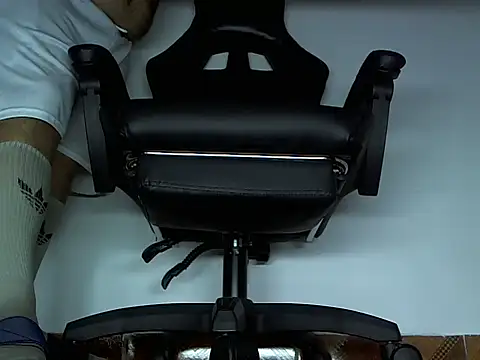 Snapshot of Alphacashmaster777 chatting on March 27, 3:12 am Alphacashmaster777 online show from March 27, 3:12 am