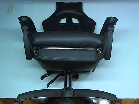 Snapshot of Alphacashmaster777 chatting on March 28, 1:22 pm Alphacashmaster777 online show from March 28, 1:22 pm