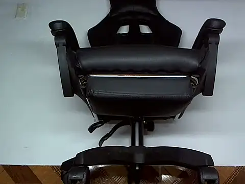 Snapshot of Alphacashmaster777 chatting on March 31, 4:18 pm Alphacashmaster777 online show from March 31, 4:18 pm