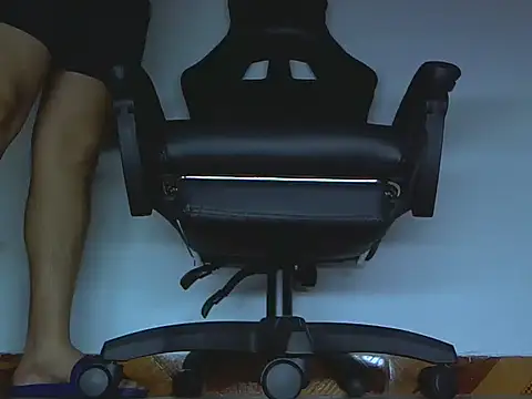 Snapshot of Alphacashmaster777 chatting on April 2, 4:15 pm Alphacashmaster777 online show from April 2, 4:15 pm