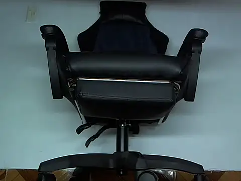 Snapshot of Alphacashmaster777 chatting on April 7, 6:19 pm Alphacashmaster777 online show from April 7, 6:19 pm