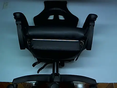 Snapshot of Alphacashmaster777 chatting on April 13, 4:29 am Alphacashmaster777 online show from April 13, 4:29 am