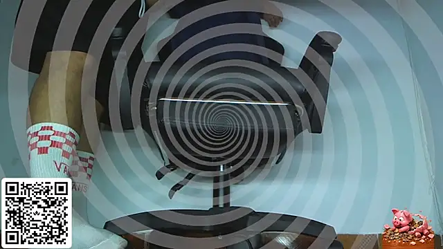 Snapshot of Alphacashmaster777 chatting on April 14, 7:25 am Alphacashmaster777 online show from April 14, 7:25 am