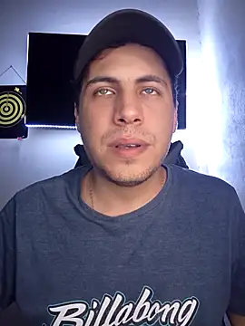 Snapshot of gonzalito222 chatting on November 25, 7:41 am gonzalito222 online show from November 25, 7:41 am