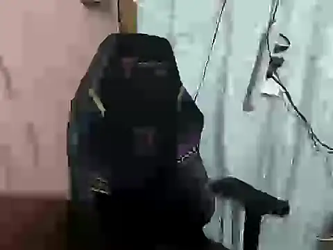 urSweetheart online show from February 3, 9:47 am