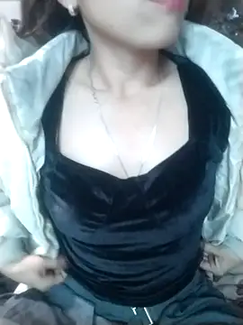 tieutam122 online show from January 10, 9:11 am