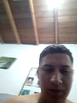 Alvarezz0202 online show from June 2, 8:33 pm