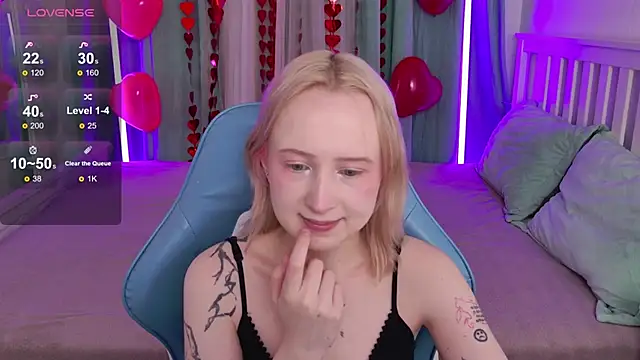 Snapshot of _Babyface_ chatting on February 13, 1:18 pm Babyface online show from February 13, 1:18 pm