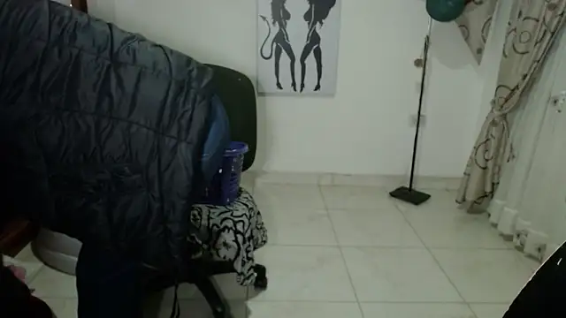 vivian-milf online show from February 20, 6:26 am