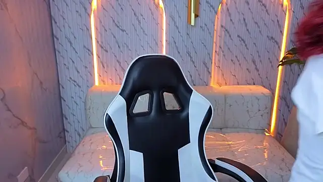 Saphire Tx online show from January 14, 1:06 pm