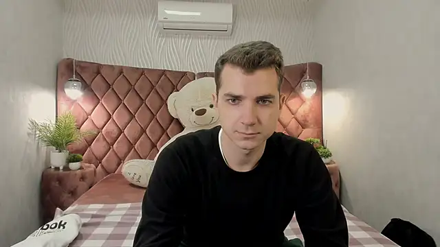 Snapshot of ThomasSmity chatting on November 27, 12:29 pm ThomasSmity online show from November 27, 12:29 pm