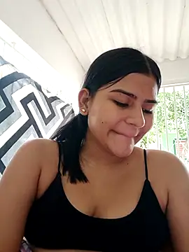 Snapshot of virgin_cunt chatting on December 1, 12:32 pm virgin cunt online show from December 1, 12:32 pm