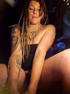 Snapshot of Horny_hippie chatting on February 28, 6:10 am Horny hippie online show from February 28, 6:10 am