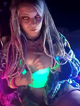 Snapshot of Horny_hippie chatting on October 31, 5:30 am Horny hippie online show from October 31, 5:30 am