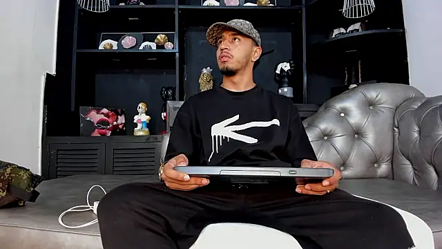 Brand Collins online show from January 9, 7:15 pm