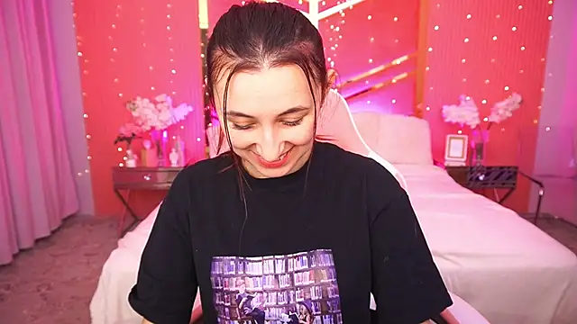 RoxieRay online show from February 11, 3:39 pm