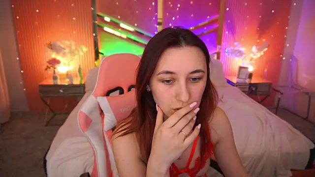 RoxieRay online show from March 2, 7:21 pm