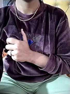 RASHMI SHARMA9 online show from February 14, 1:08 pm