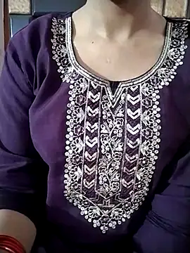 RASHMI SHARMA9 online show from April 4, 7:50 am