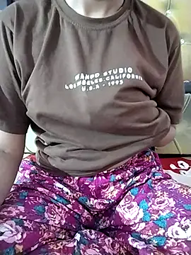 RASHMI SHARMA9 online show from April 5, 4:20 am