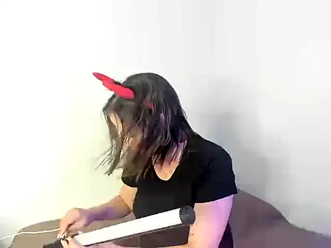 Snapshot of Brunetthe chatting on November 30, 12:14 am Brunetthe online show from November 30, 12:14 am