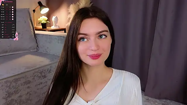 Snapshot of Sara_Kinsly chatting on December 1, 6:18 am Sara Kinsly online show from December 1, 6:18 am