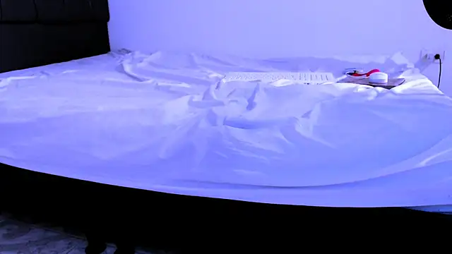 NoaLeon21 online show from November 28, 7:05 pm