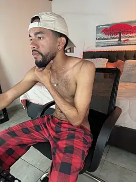 Snapshot of Andressbigcock__ chatting on November 28, 1:58 pm Andressbigcock online show from November 28, 1:58 pm