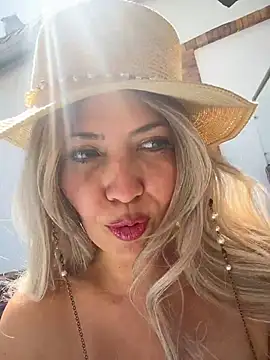 Snapshot of IsaSantoDomingo chatting on December 1, 2:44 pm IsaSantoDomingo online show from December 1, 2:44 pm