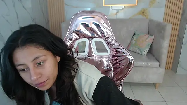 serabella s online show from December 17, 1:06 pm