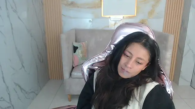 serabella s online show from December 18, 1:17 pm