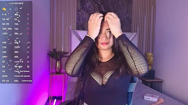 Ashley Larson online show from December 2, 12:43 pm