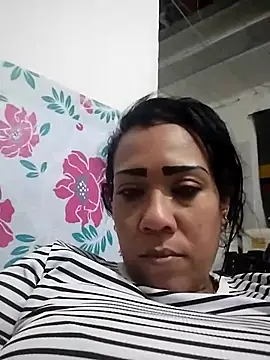 KarolWest  online show from December 18, 1:00 am