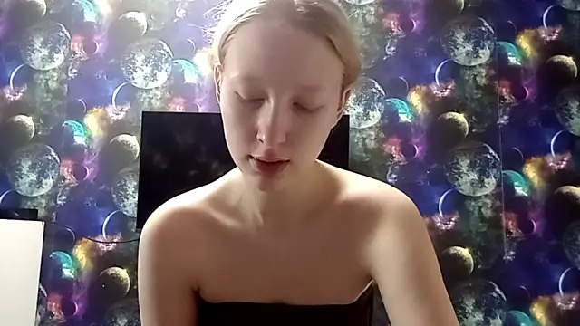 Snapshot of MonicaCreatAdult chatting on January 7, 3:20 am MonicaCreatAdult online show from January 7, 3:20 am