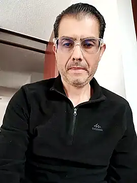 Snapshot of Fuegosutil chatting on January 13, 8:14 pm Fuegosutil online show from January 13, 8:14 pm