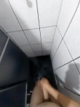 Snapshot of AdvancedRoster chatting on February 12, 11:55 pm AdvancedRoster online show from February 12, 11:55 pm