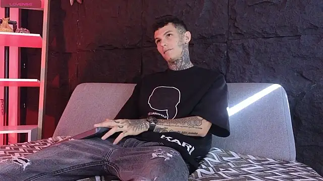 Paulo 527 online show from February 14, 9:00 pm