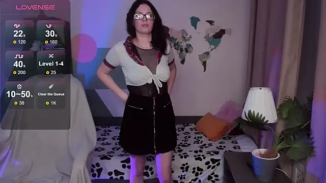 Lisa Nerdy online show from November 29, 5:49 pm