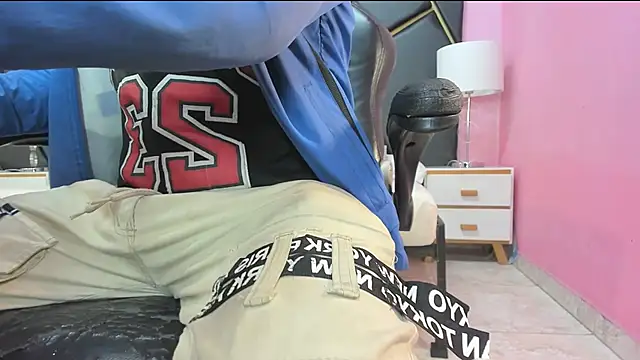 Snapshot of JoseVesga chatting on November 26, 1:50 am JoseVesga online show from November 26, 1:50 am