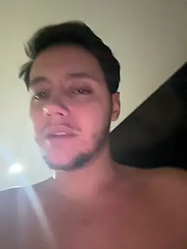 Snapshot of RicoValen chatting on February 18, 1:45 am RicoValen online show from February 18, 1:45 am