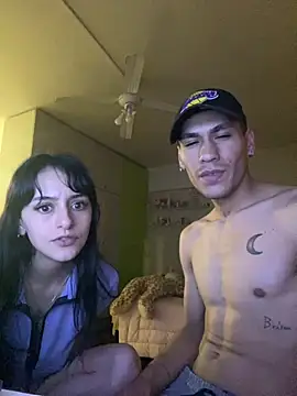 Snapshot of ParejaJovenZSur chatting on November 26, 3:51 am ParejaJovenZSur online show from November 26, 3:51 am