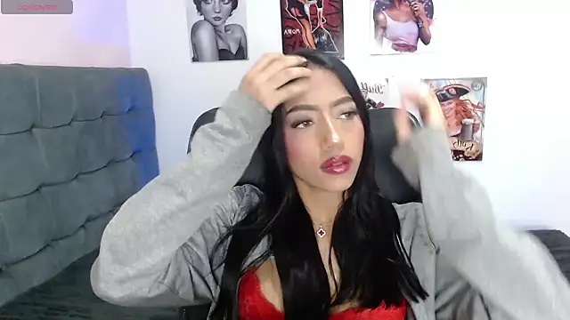 Snapshot of aisha_brunette18 chatting on December 16, 10:48 pm aisha brunette18 online show from December 16, 10:48 pm