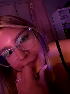 Alexarrm 17 online show from November 27, 3:52 am